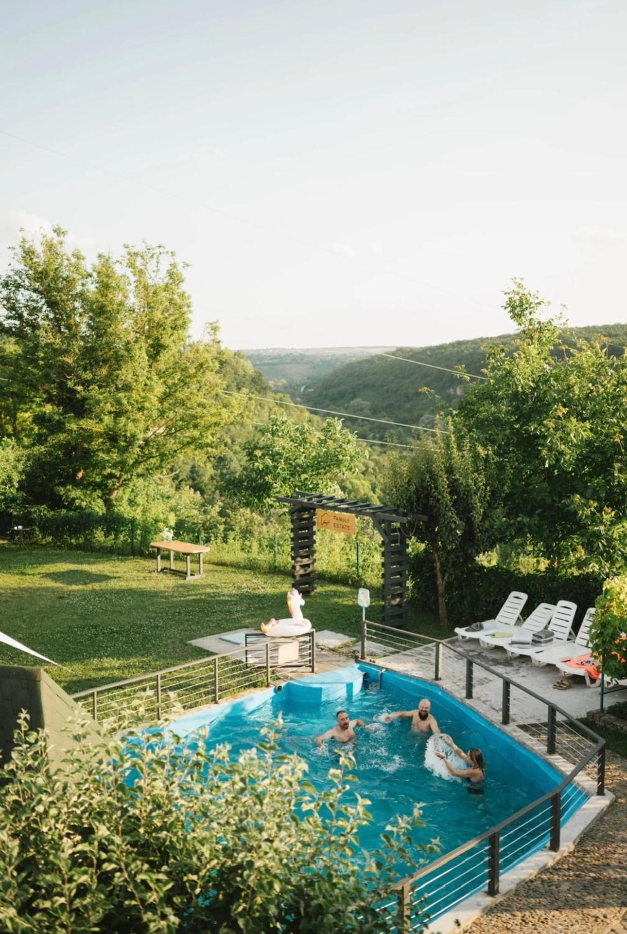 Villa Сottage "Family Estate" Kam'janec'-Podil's'kyj Esterno foto
